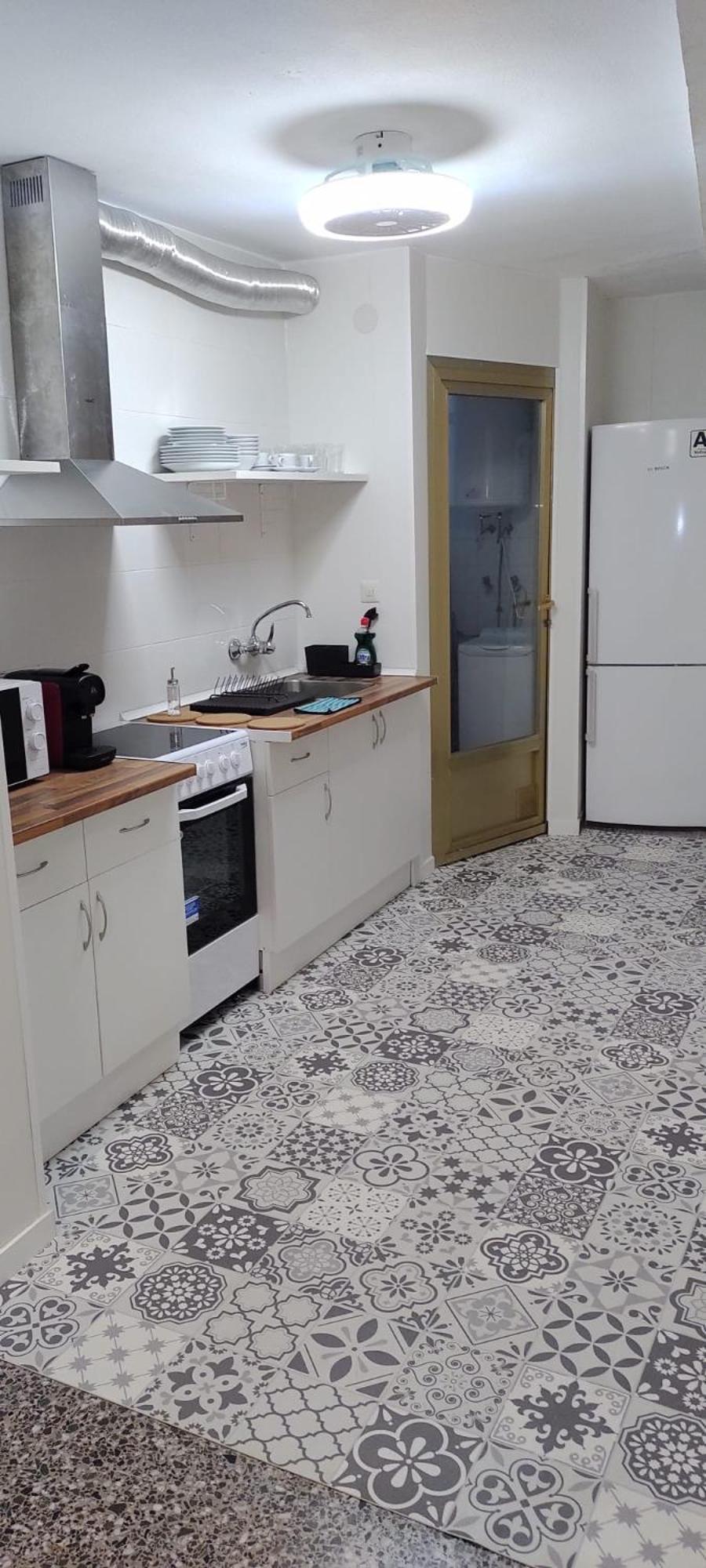 Centrally-Located, Spacious Flat At Historic Centre & Short Walk To Beach لقنت المظهر الخارجي الصورة