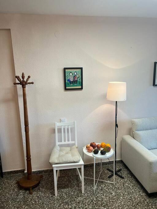 Centrally-Located, Spacious Flat At Historic Centre & Short Walk To Beach لقنت المظهر الخارجي الصورة